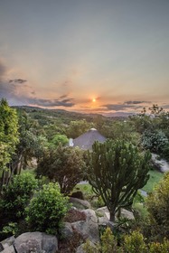 La Roca Guest House
