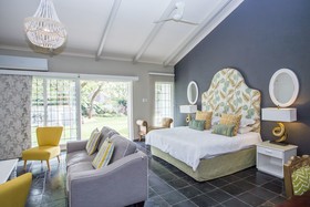 La Roca Guest House
