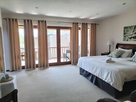 7th Hole Golf Lodge