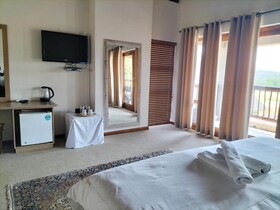 7th Hole Golf Lodge