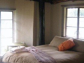 Emahlathini Guest Farm