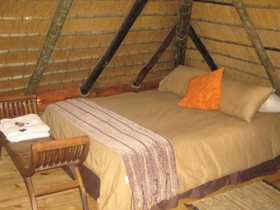 Emahlathini Guest Farm