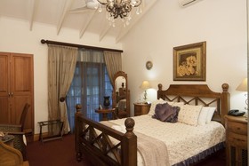 Aristo Manor