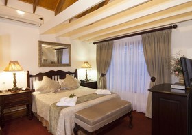 Aristo Manor