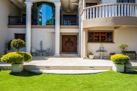 Aristo Manor