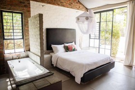 Essere Lodge