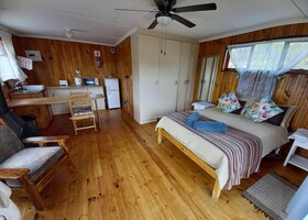 Eagle Falls Country Lodge