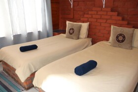 Eagle Falls Country Lodge