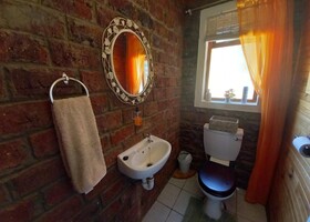 Eagle Falls Country Lodge