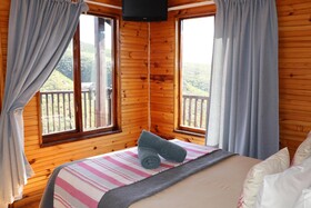 Eagle Falls Country Lodge