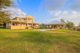 La Best Vaal Manor