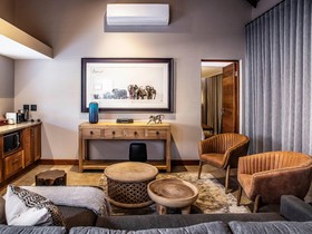 Ingwe Lodge