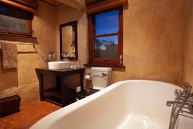Gannabos Guest House