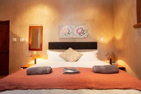 Gannabos Guest House