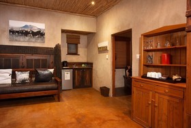 Gannabos Guest House