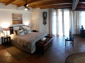 Acra-Retreat Mountain View Lodge
