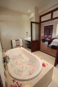 Casterbridge Hollow Boutique Hotel