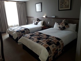 African Sky Hotels - Pine Lake Inn