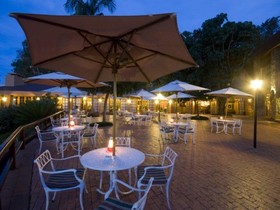 African Sky Hotels - Pine Lake Inn