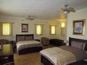 White House Lodge