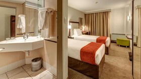 StayEasy Eastgate