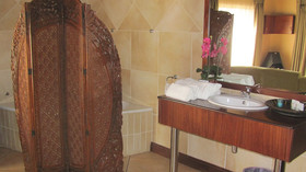 Flamingo's Nest Guest House & Conference Centre