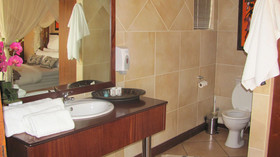 Flamingo's Nest Guest House & Conference Centre