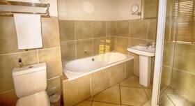 Lakeview Boutique Hotel & Conference Centre