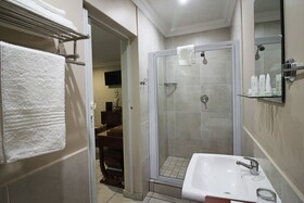 Lakeview Boutique Hotel & Conference Centre