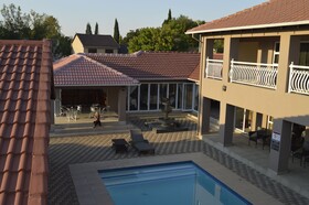 Lakeview Boutique Hotel & Conference Centre