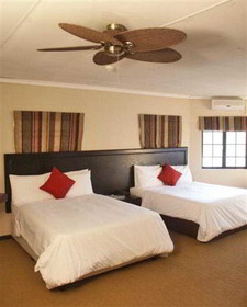 The Lakes Hotel & Conference Centre