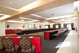 The Lakes Hotel & Conference Centre