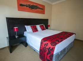 The Lakes Hotel & Conference Centre