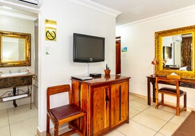 Afrique Boutique Hotel OR Tambo