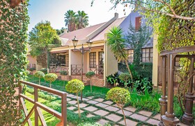 Afrique Boutique Hotel OR Tambo
