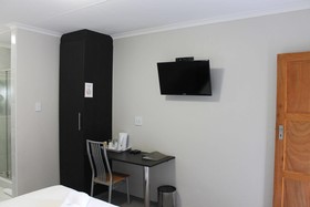 Fin & Feather Guest House