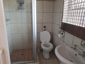 Kaya Selati Guest House