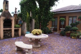 Hampton House - Guest House