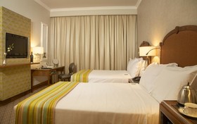 Pivot Hotel