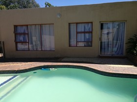 Naisar Holiday Home & Cottage Primrose