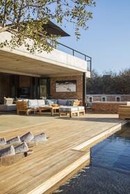 Nako Safari Lodge