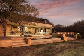 Nako Safari Lodge