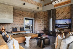 Nako Safari Lodge