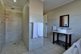 Seasons Golf, Leisure & Spa