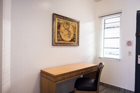 Airport Inn & Suites