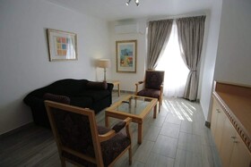 Airport Inn & Suites