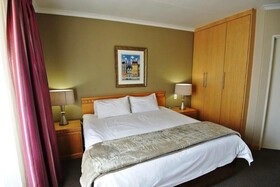 Airport Inn & Suites