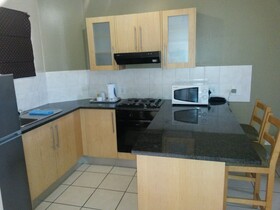 Airport Inn & Suites