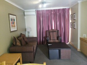 Airport Inn & Suites