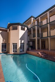 Airport Inn & Suites